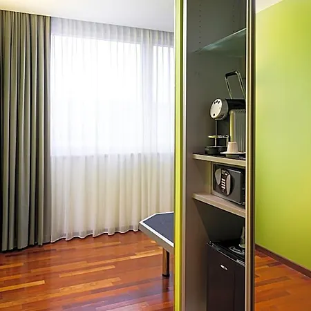 Hotel Messe, An Ihg 4*
